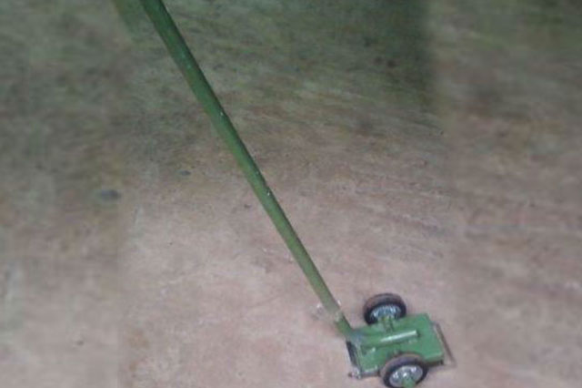 Magnetic Trolley For Collection of Ring Travellers